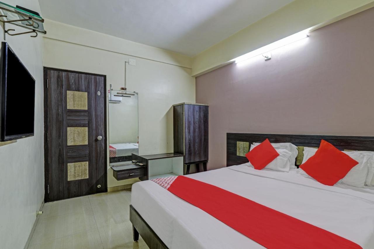 סוראט Oyo 82461 Hotel Darshan Banquet And Rooms מראה חיצוני תמונה